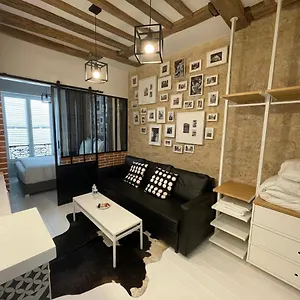 Aix, Neuf équipé Appartement